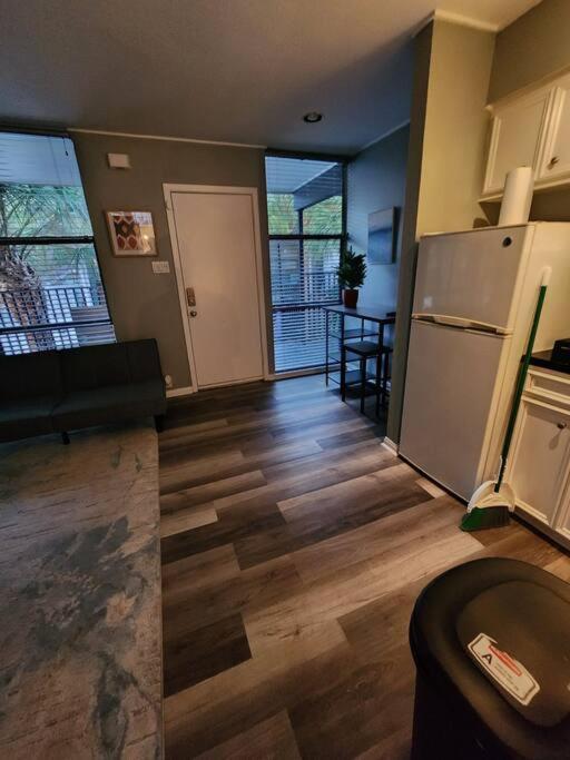 Blue Shark *W7* @ Montrose 1Br Private King Loft Apartment Houston Ngoại thất bức ảnh
